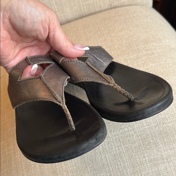 OluKai LALA Leather Thong Flip Flops Slide Sandals - Picture 4 of 10